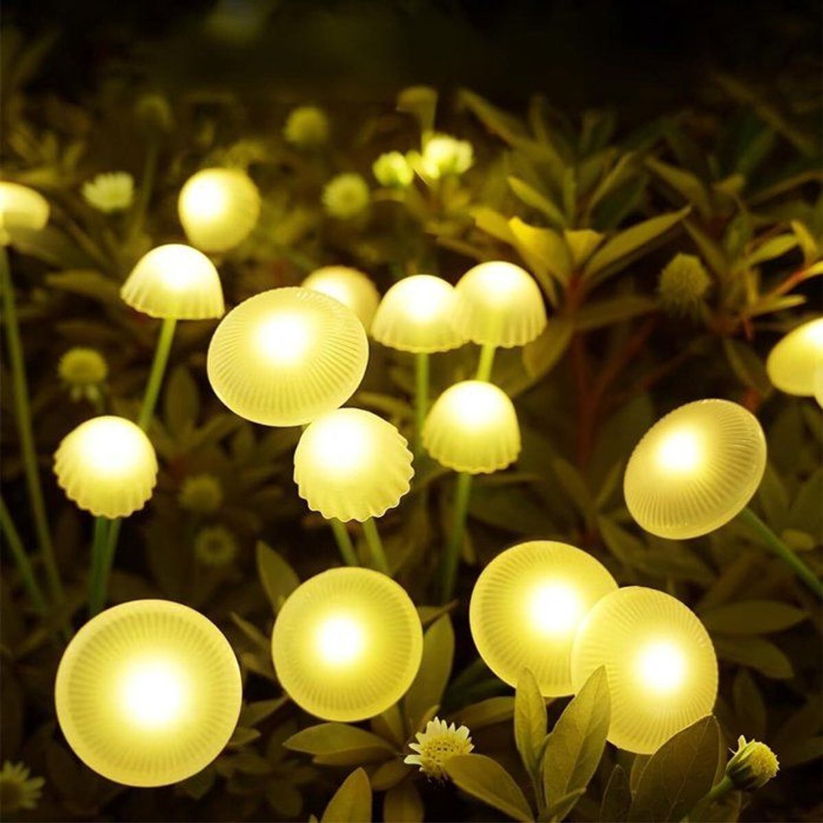 Set van twee waterdichte solar tuinlampen Geschikt voor buiten, Geschikt voor tuinen, terrassen, binnenplaatsen en decoratieve balkons.