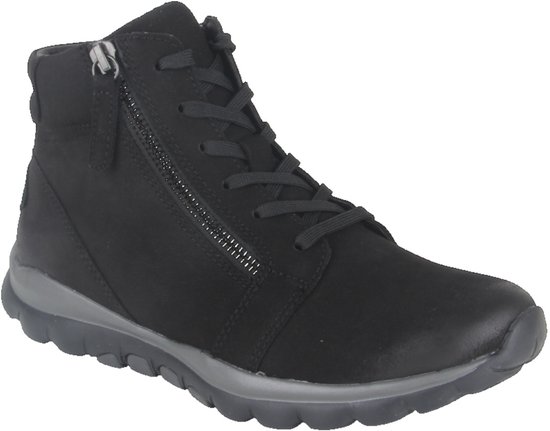 Zwarte halfhoge sportieve schoen met rits en veters, grijze zool.