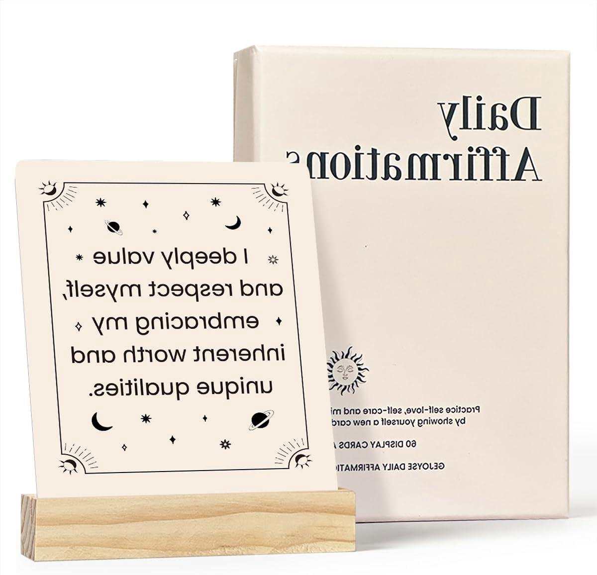 Affirmatiekaarten Set - Motivatiekaarten Positiviteit - Dagelijkse Zelfzorg - Met Houten Displaystandaard - 60 kaarten 126x100mm - Meerkleurig