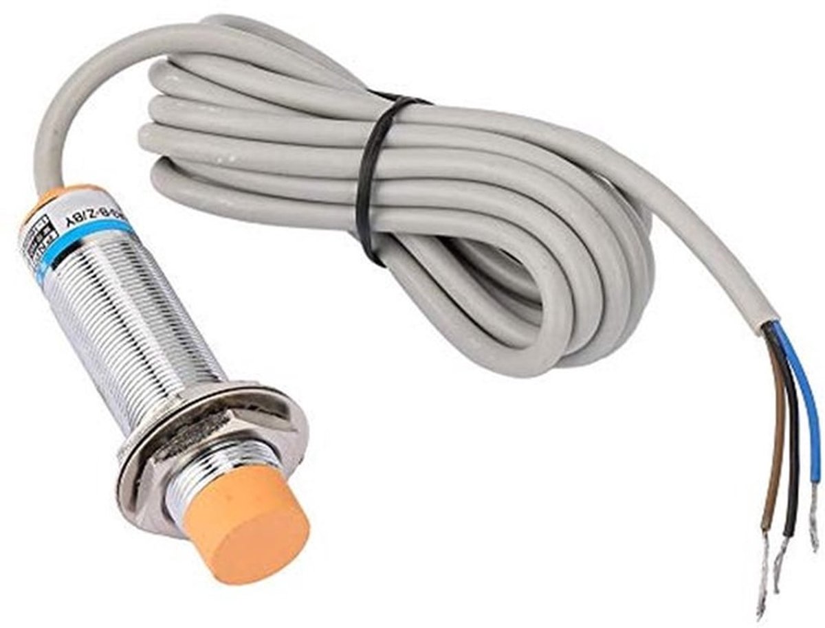 Inductieve naderingssensor, 10 mm afstand, 3 draden PNP sluiter inductieve naderingssensor, schakelaardetector LJC18A3-B-Z/BY messing vernikkeld magnetische naderingssensor DC12-24V