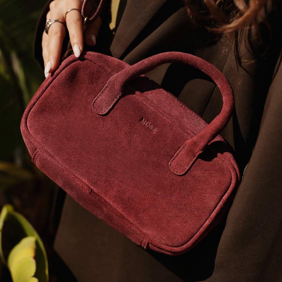 MŌSZ Suede handtas dames burgundy : Schoudertas / crossbody