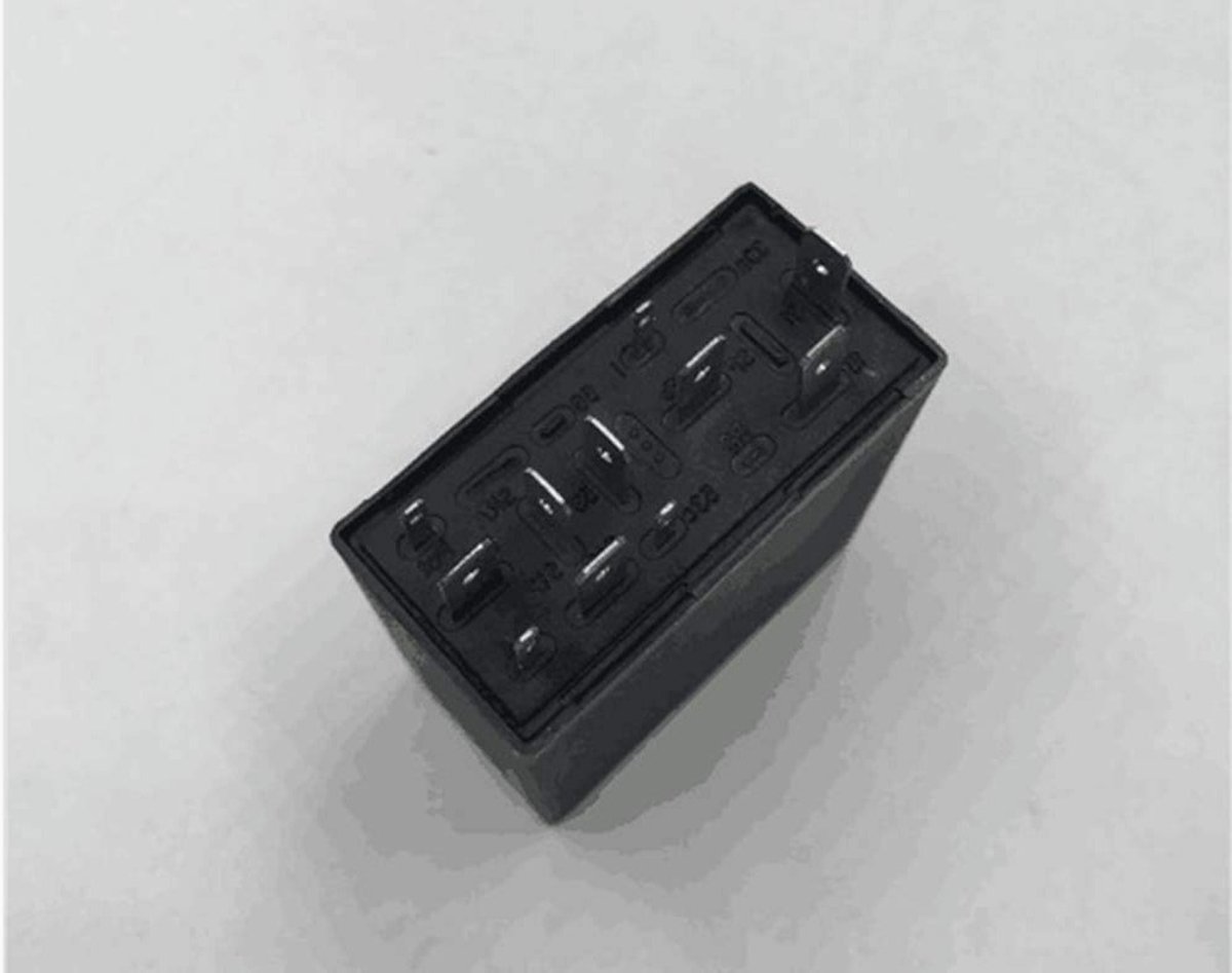 Windshield Wiper Control Relay voor B5 MK4, Duurzaam en Eenvoudige Installatie, Hoge Betrouwbaarheid, 11 Pin, Vervangingsonderdeel voor Ruitenwissers