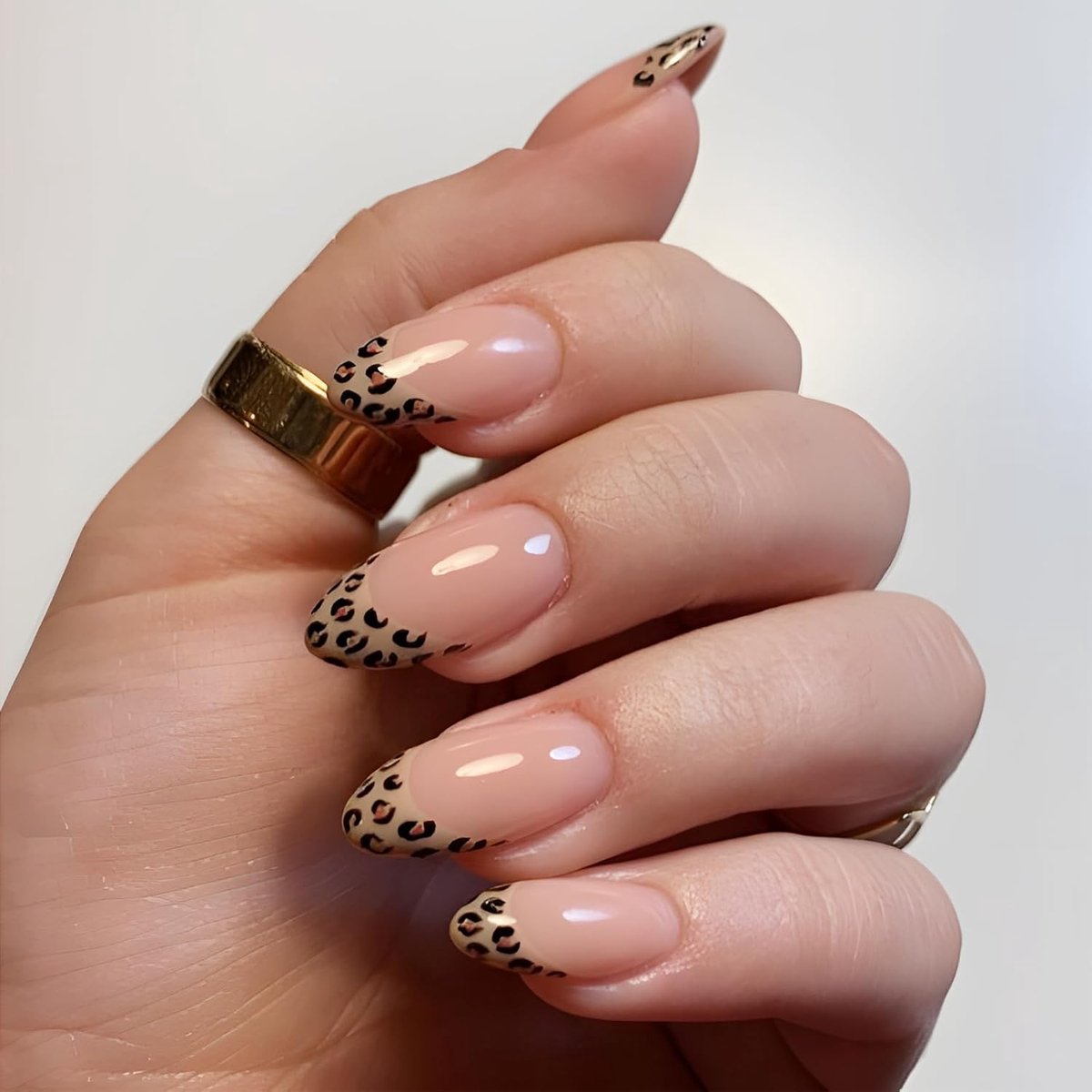 SnelShoppen - 24 Stuks Druknagels Amandelvorm met Franse Tip en Luipaardontwerp, Kunstnagels voor Feest en Dagelijks Gebruik