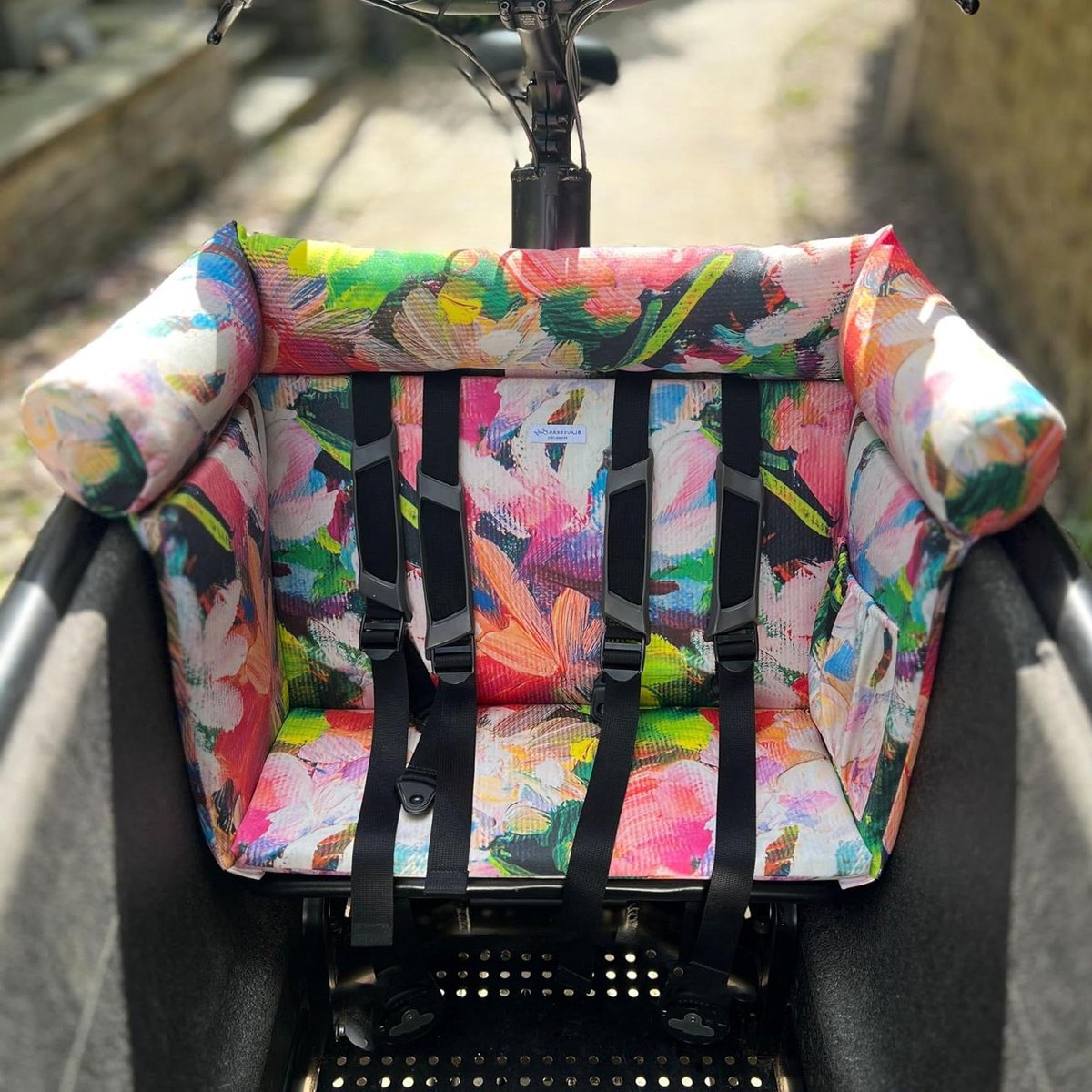 Bakfiets Zitkussen - Kinderkussen Fiets - Comfortabel Fietsen - Perfect Aangepast - Standaard - Kleurrijk Beschilderd