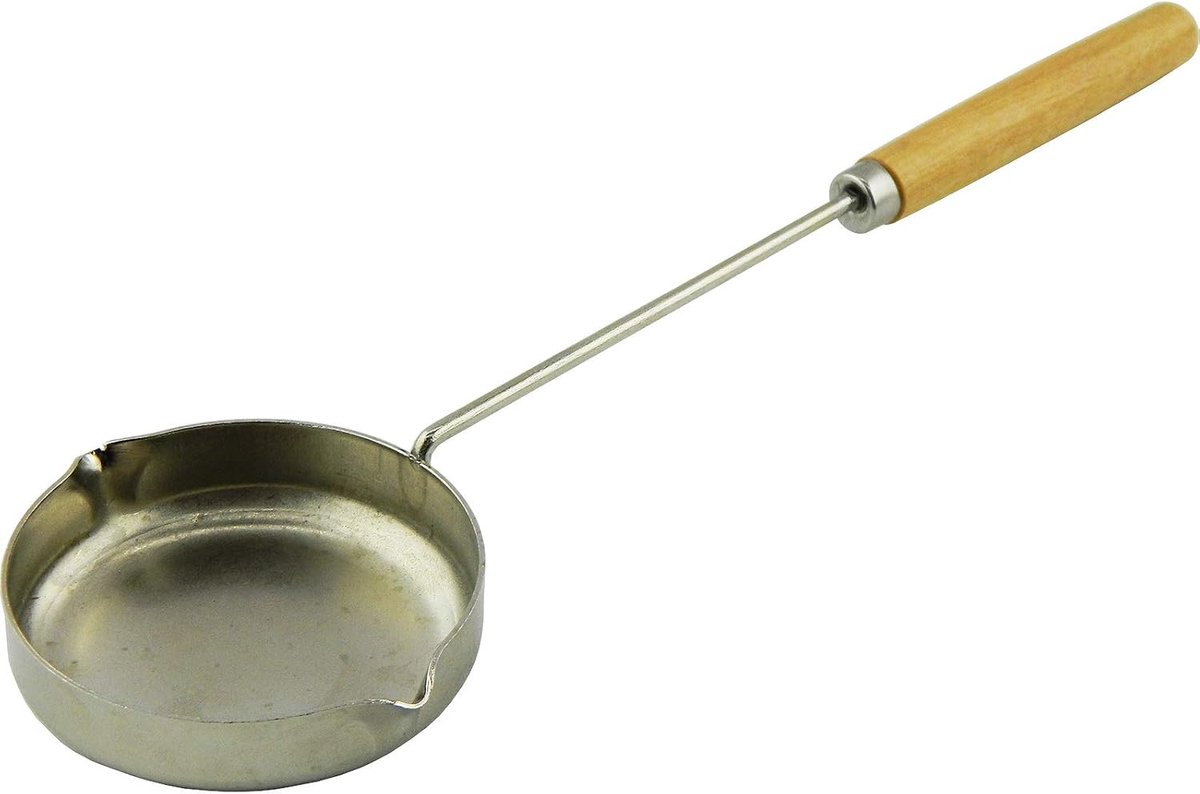SnelShoppen - Hobby Gietlepel met Houten Handvat - 63 mm Diameter, 16 mm Diepte, 180 mm Handvat - Compact en Gebruiksvriendelijk voor Keuken en Kamper