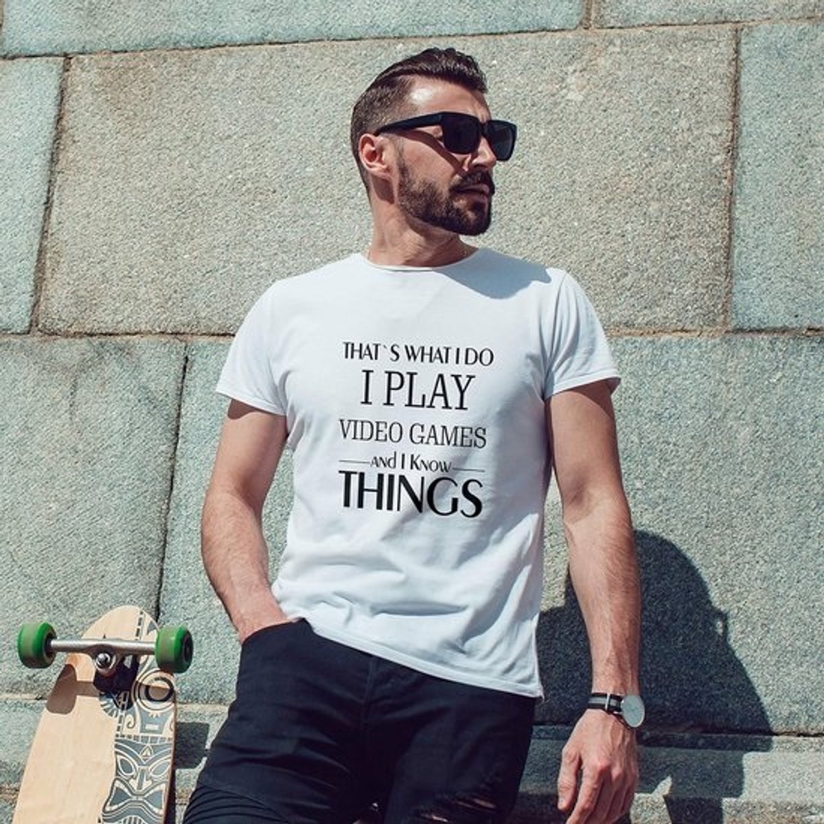 Heren T-shirt Met Gepersonaliseerde Tekst 'Dat is wat ik doe en ik weet dingen'