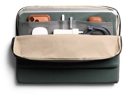 Bellroy Caddy Sleeve MacBook Pro/Air/Neo 13/14 – 255 x 330 x 25 mm Afmetingen – Beschikbaar in Vier Kleuren – Gemaakt van 90% Gerecycled Polyester - Groen