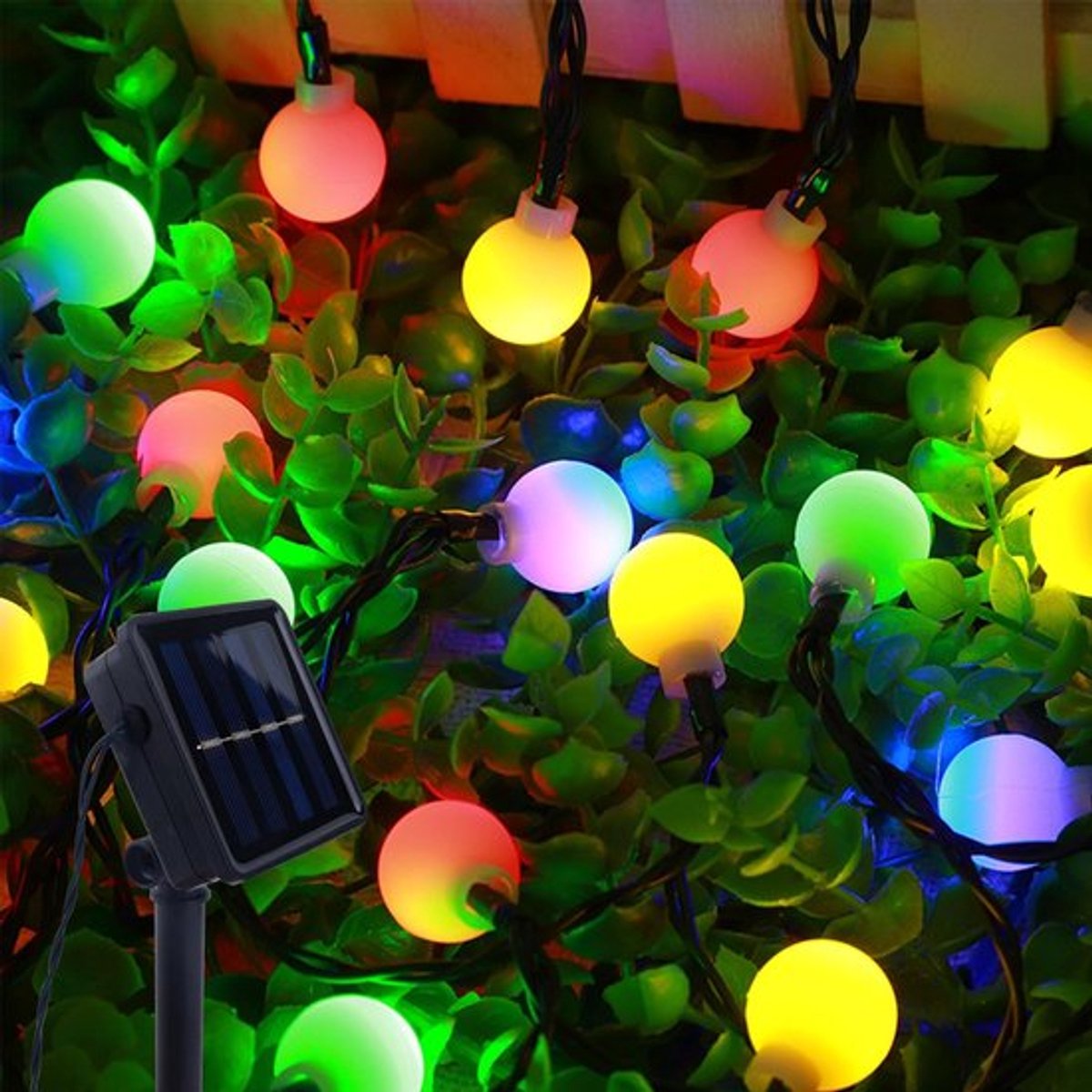 Lichtsnoer op Zonne-energie met 30 LED-ballen in Melkwit
