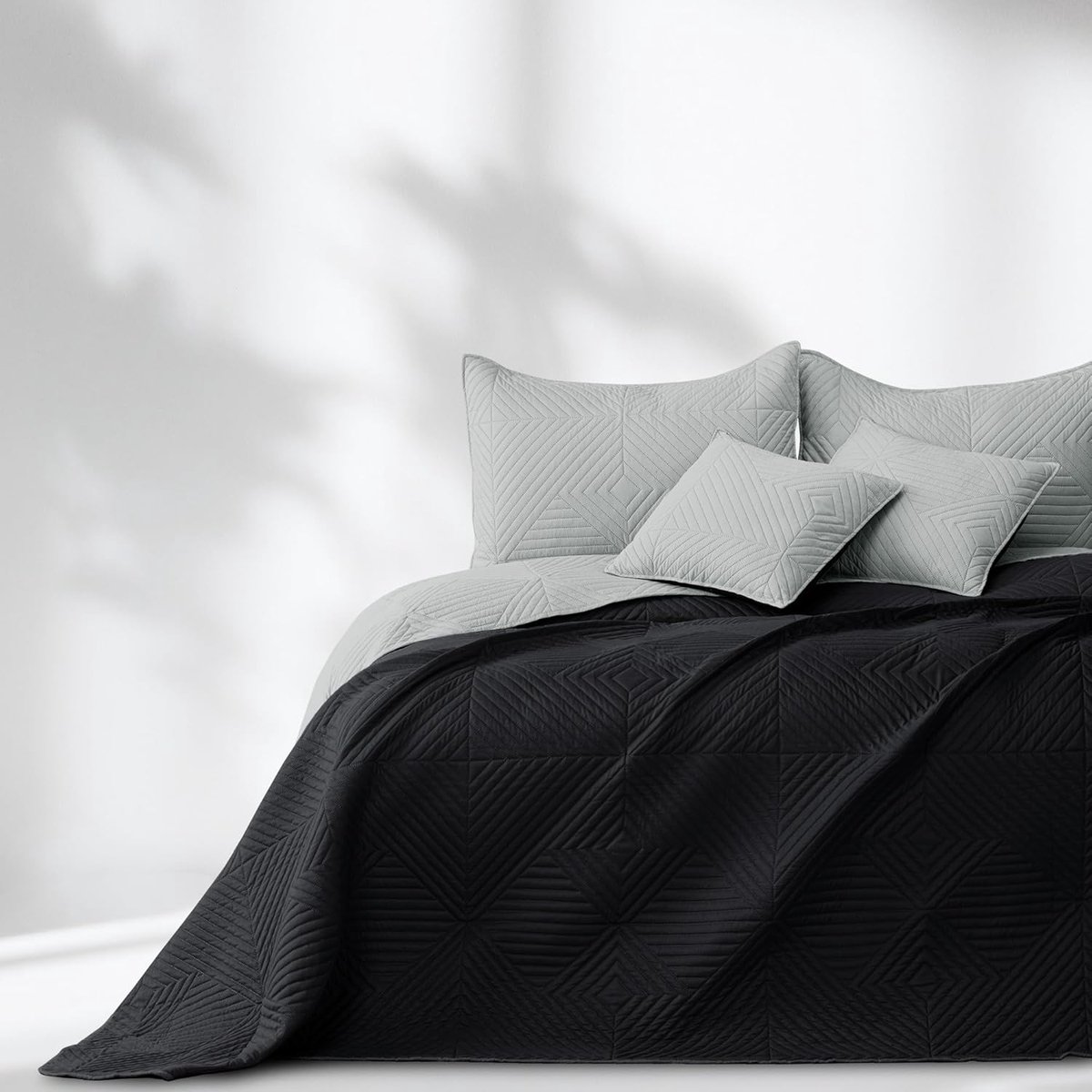 SnelShoppen - Bedspread 200x220 cm Zwart Zilver Beddeken Dubbelzijdig Ultrasonisch Gestikt Polyester Zacht en Ondersteunend voor Bed, Bank, Huisdieren