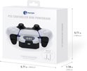 Doos met een witte PS5 controller powerbank, die past op de DualSense controller. Afmetingen 14.5 x 14.5 x 3 cm.