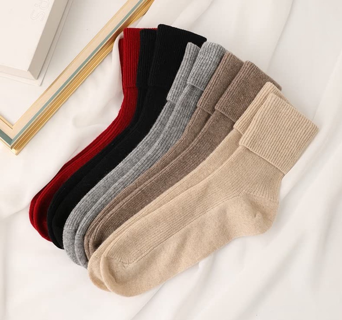 Omgoods - 100% Cashmere Wol Kousen voor Volwassenen Beige