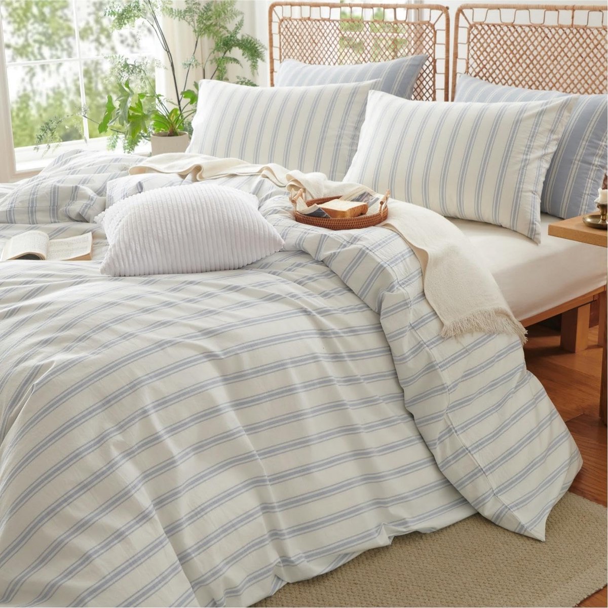 Omgoods - Bedlinnen Set met Strepen in Wit en Blauw