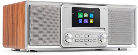 Zilverkleurige Audizio Palmi radio met houtlook zijkanten en een scherm met diverse icoontjes.