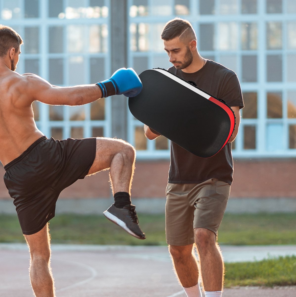 COVREO Kickboksen trainerpratze 38 x 20 x 18 cm zwart, kunstleer met handgreep