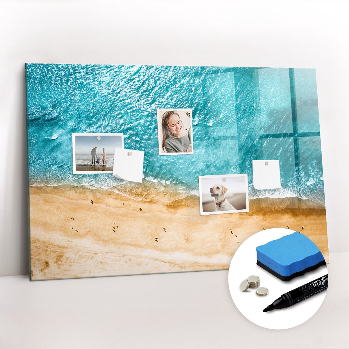Tulup Whitebord - Mensen die op het strand wonen - 90 x 60 cm - Veelkleurig Memobord Glas - Gratis 5 Sterke Magneten + Whiteboard Marker & Wisser - Scandinavisch Design Bord - Memobord Keuken - Organiseer Je Bureau