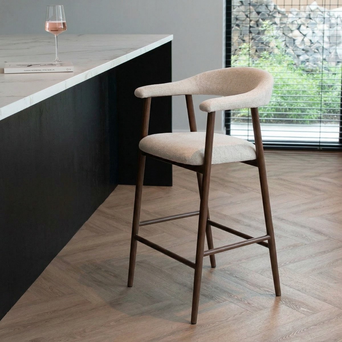 Giga Meubel Barkruk Mila - Beige Stof/Walnoot - Zithoogte 75cm - Set van 2