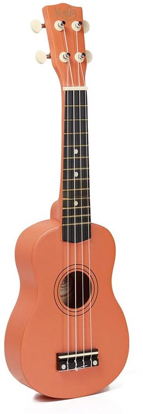 Oranje Korala sopraan ukulele met zwarte toets en witte stemknoppen, staand op een witte achtergrond.