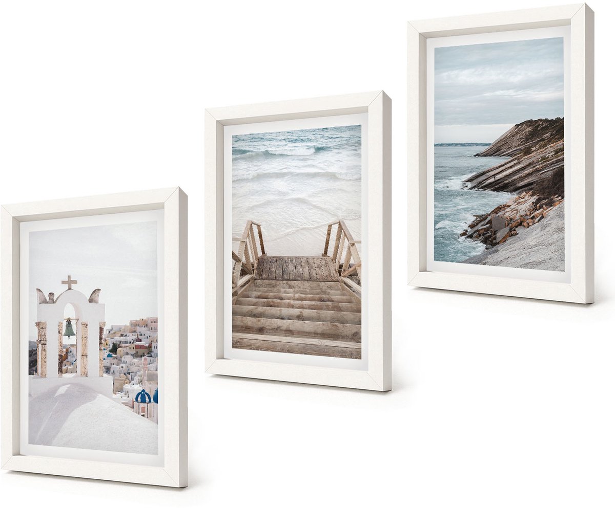 Coloray 3-Delige Schilderij Set - Uitzicht op de zee en de architectuur van Santorini tegen de hemel. - 20x30 - Wanddecoratie - Moderne Interieurdecoratie - Stijlvolle Muurdecoratie