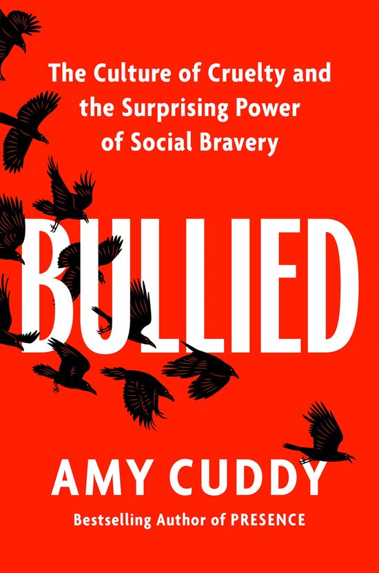 Boek 'Bullied' met witte letters op een rode achtergrond, omringd door zwarte kraaien.