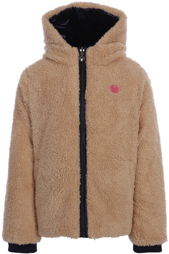 Lichtbruine teddy jas met capuchon, rits en een roze hartvormig logo op de borst.