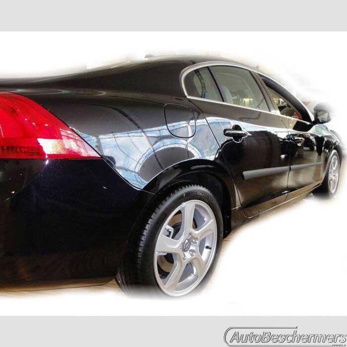 Stootlijsten set zwart voor Volvo S60 Sedan 08.2010-. De stootstrips zijn zelfklevend. Set a 4 stuks (#0020)