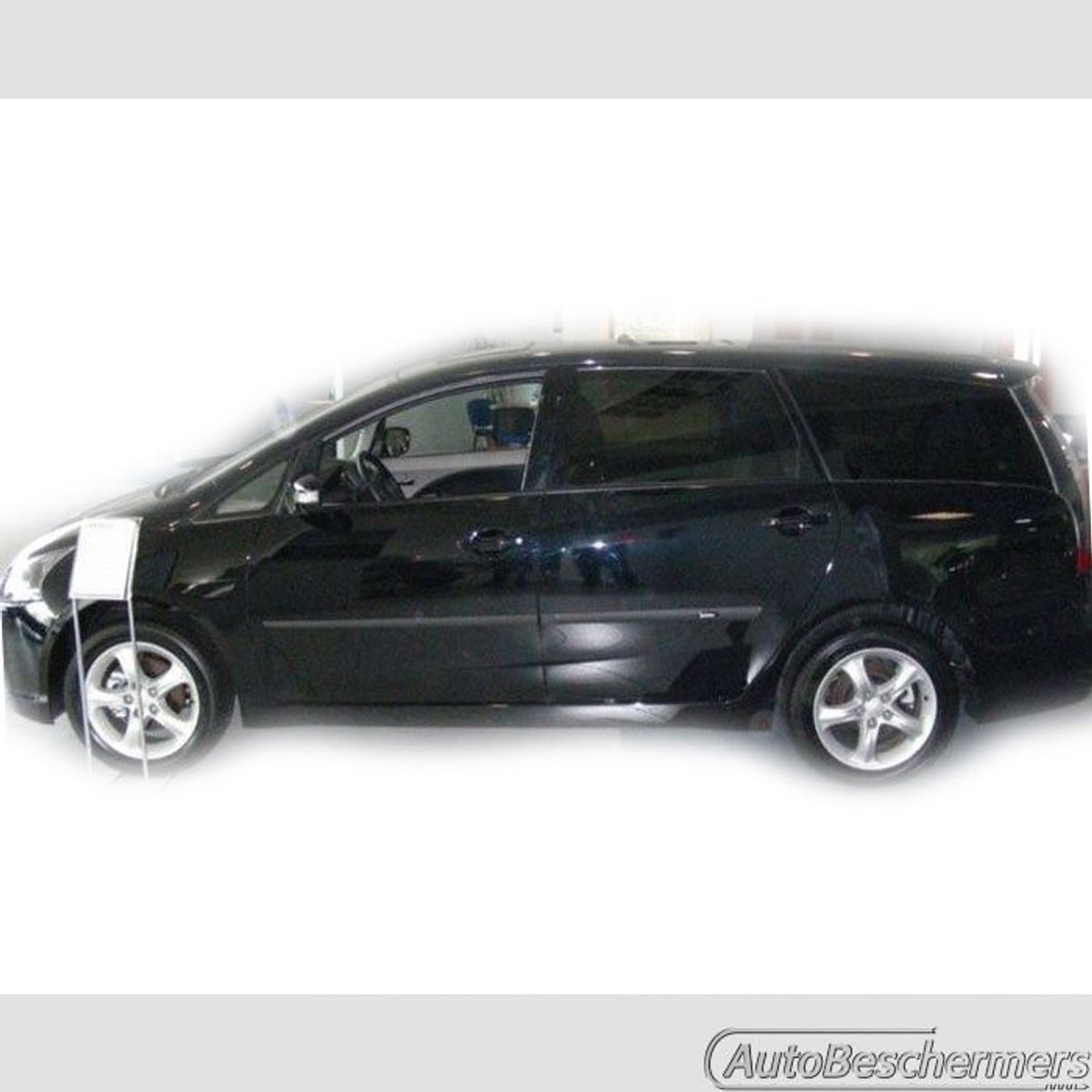Stootlijsten set zwart voor Mitsubishi Grandis 2003-2010. De stootstrips zijn zelfklevend. Set a 4 stuks (#0016)