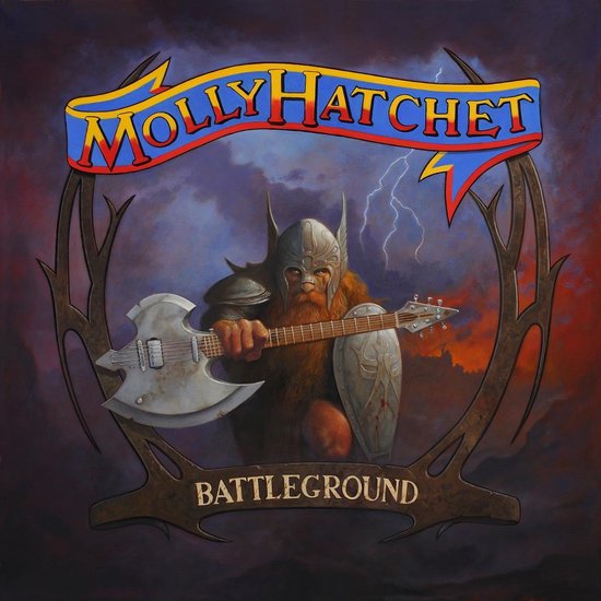 Molly Hatchet's 'Battleground' albumcover. Viking met baard en helm houdt een gitaar vast, met een bijl als gitaarvorm. Stormachtige lucht, bliksem.