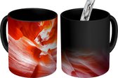 Magische Mok - Foto op Warmte Mok - Roodkleurige gevormde grotten - 350 ML