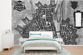 Behang - Fotobehang Plattegrond - Maastricht - Zwart Wit - Breedte 320 cm x hoogte 240 cm - Stadskaart