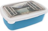 Broodtrommel Blauw - Lunchbox - Brooddoos - Doorkijk - Water - Berg - 18x12x6 cm - Kinderen - Jongen