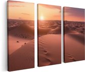 Artaza Canvas Schilderij Drieluik Woestijn in de Sahara bij Zonsondergang - 120x80 - Foto Op Canvas - Canvas Print