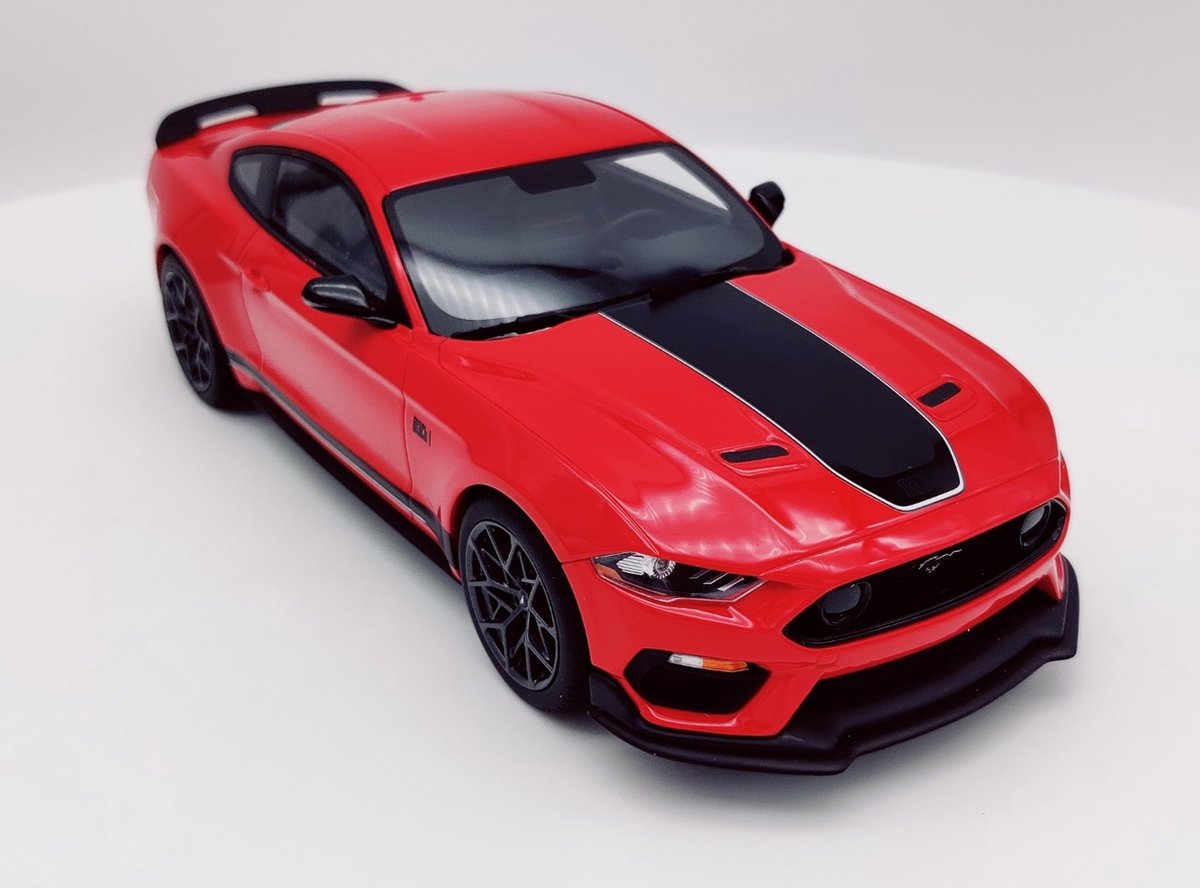 Miniature Ford Mustang 1/18 GT Spirit Mach 1 Rouge/noire 2021