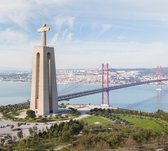 Cristo Rei en de 25 Aprilbrug van Lissabon - Fotobehang (in banen) - 450 x 260 cm