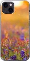 Geschikt voor iPhone 13 mini hoesje - Bloemen - Goud - Zon - Siliconen Telefoonhoesje