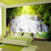 Zelfklevend fotobehang - Waterval in een bos , Premium Print