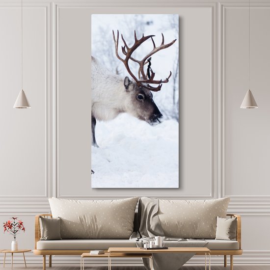 Tableau sur toile Une image de Noël de rennes sur les routes du Kilpisjarvi finlandais - 80x160 cm - Décoration murale