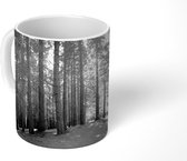 Mok - Bos in het Nationaal park Redwood in Noord-Amerika - zwart wit - 350 ML - Beker