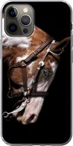 Geschikt voor iPhone 13 Pro hoesje - Paard - Halster - Vlekken - Siliconen Telefoonhoesje