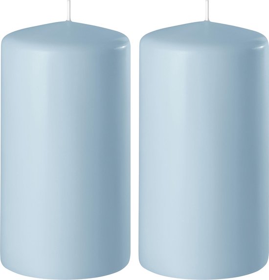 2x Lichtblauwe cilinderkaarsen/stompkaarsen 6 x 12 cm 45 branduren - Geurloze kaarsen lichtblauw - Woondecoraties