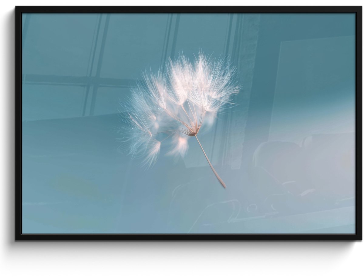 FrameYourWall Poster in lijst - Fotolijst 120x80 cm - Posters - Paardenbloempluisje - Blauw - Lucht - Posterlijst zwart - Decoratie - Wanddecoratie woonkamer - Muurdecoratie slaapkamer