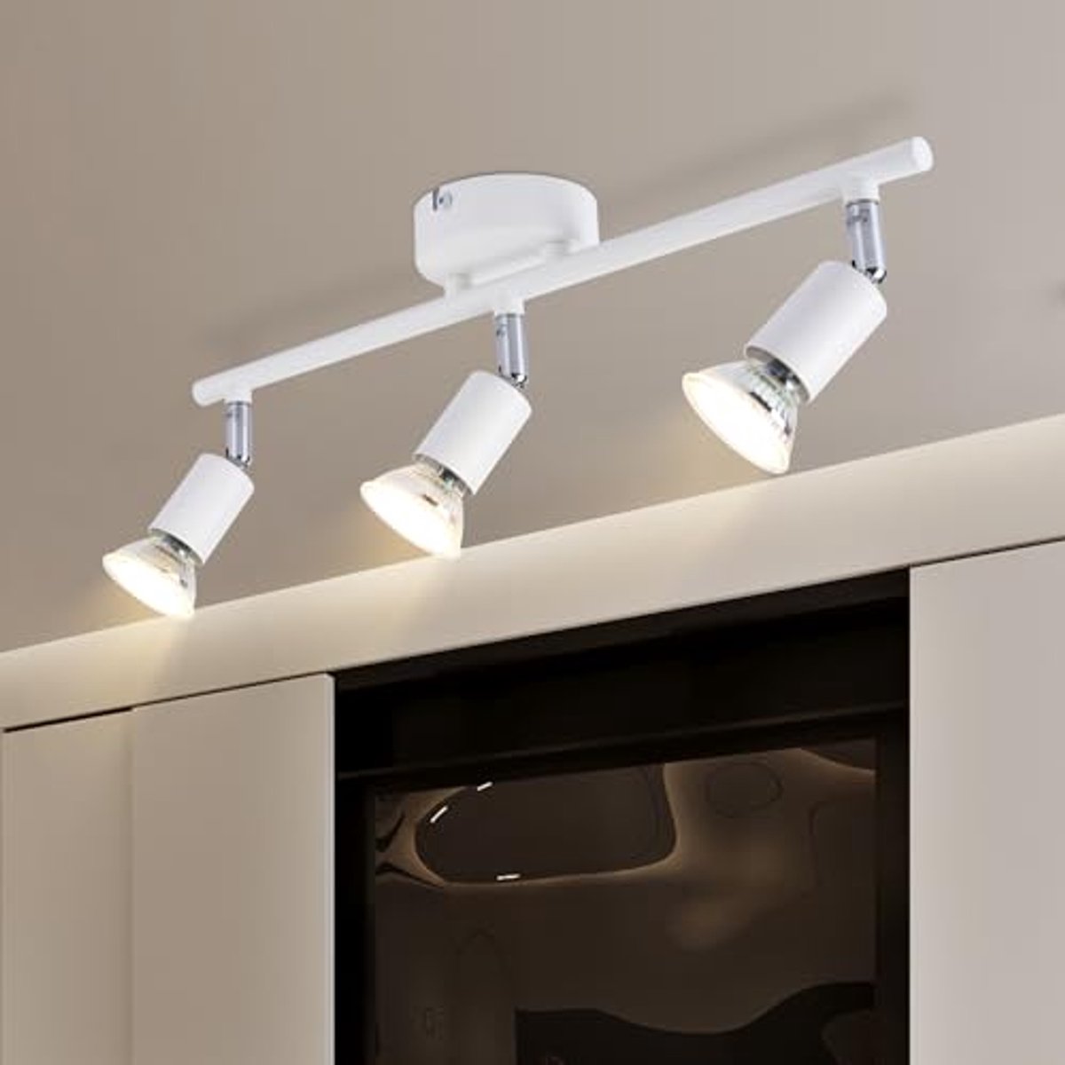 Moderne LED Plafondspot met 3 Vlammen - Verstelbare Wand- en Plafondlamp voor Woonkamer, Keuken, Slaapkamer, Badkamer en Kinderruimte