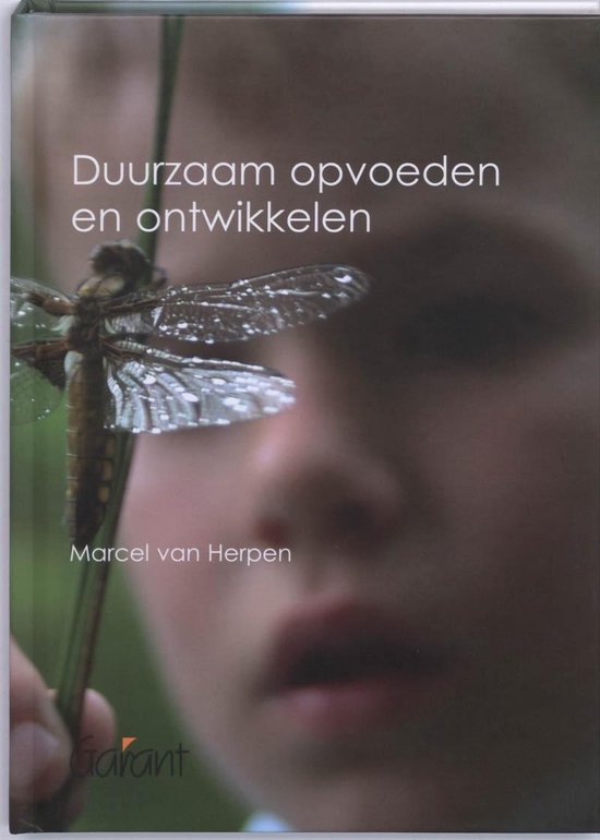 Duurzaam opvoeden en ontwikkelen - cover