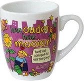 Mok - Cartoon Mok - Hoe ouder hoe mooier - Gevuld met een toffeemix - In cadeauverpakking met gekleurd krullint