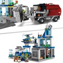 Gedetailleerde LEGO City speelgoedsets: een politiegebouw met helikopter en auto, en een vuilniswagen.