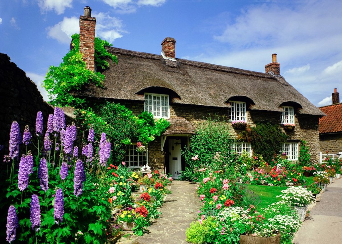 House of Puzzles Delightful Dales - 1000 Piece Jigsaw Puzzle.