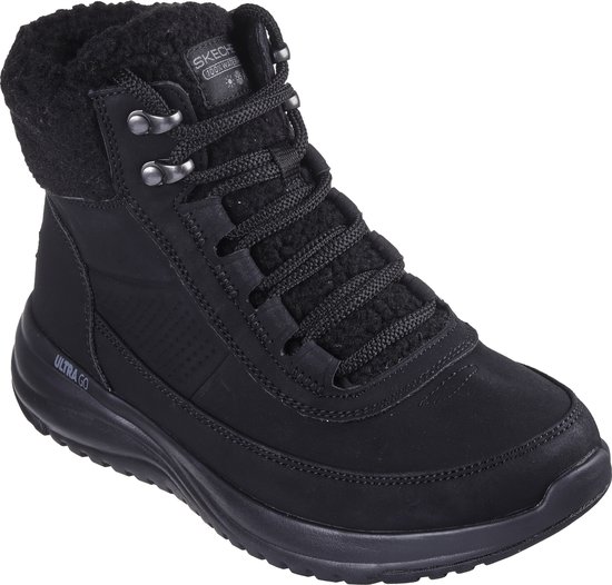 Zwarte Skechers veterboot met Ultra Go zool, veters en zachte kraag.
