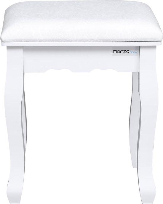 Witte gestoffeerde kruk met vier gebogen massief houten poten en 'monza home' logo op de zijkant.
