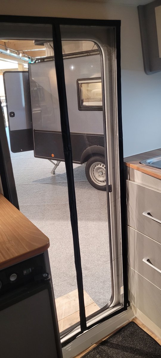 Ki-tec - KC102 - Magnetisch Vliegengordijn Camper & Caravan - 60x180 cm - Zelfsluitend - Outdoor Gaas - Kind- & Huisdiervriendelijk van Merkloos — afbeelding 4