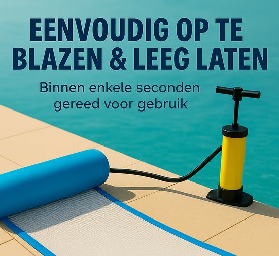 Een lichtblauwe waterhangmat wordt opgeblazen met een gele pomp aan de rand van het zwembad.