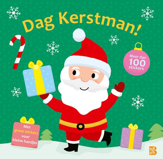 Kerstman met kerstmuts en cadeautjes in de sneeuw. Achtergrond met sneeuwvlokken en kerstbomen.